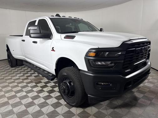 2025 RAM 3500 Tradesman Crew Cab 4x4 8' Box