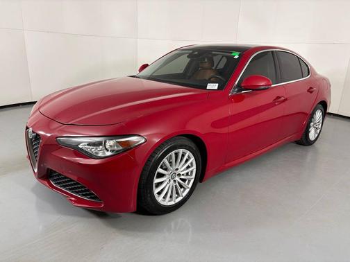 2021 Alfa Romeo Giulia Base
