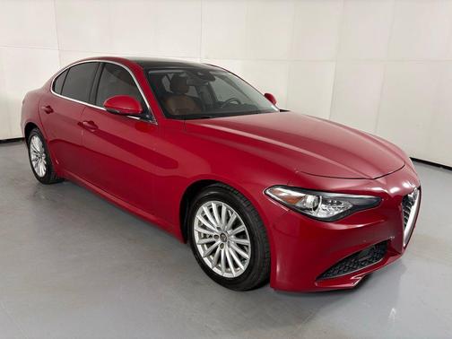 2021 Alfa Romeo Giulia Base