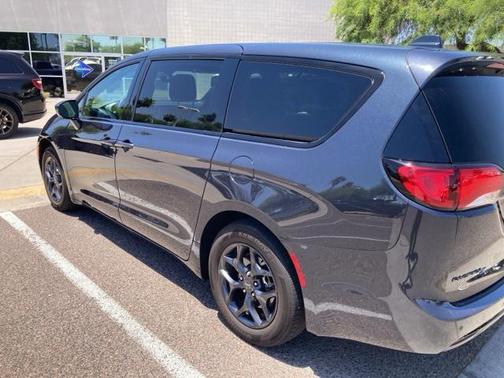 2020 Chrysler Pacifica Touring