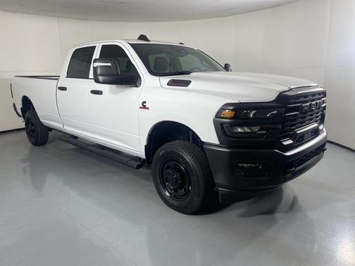 2025 RAM 2500 Tradesman Crew Cab 4x4 8' Box
