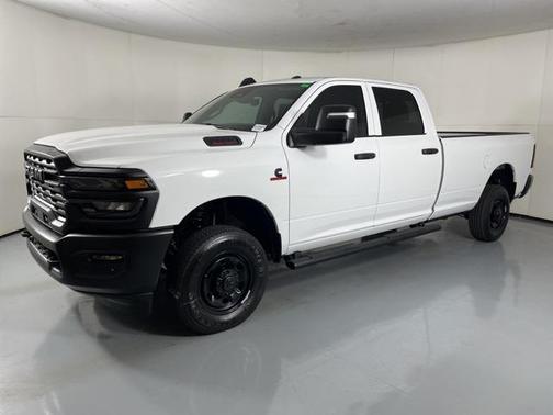2025 RAM 2500 Tradesman Crew Cab 4x4 8' Box