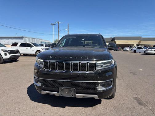 Diamond Black Crystal Pearlcoat 2024 Jeep Wagoneer L Series II 4x2