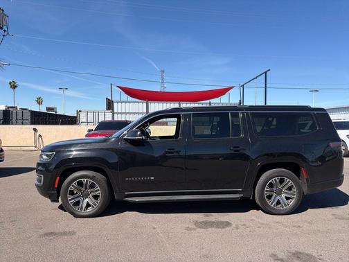 Diamond Black Crystal Pearlcoat 2024 Jeep Wagoneer L Series II 4x2