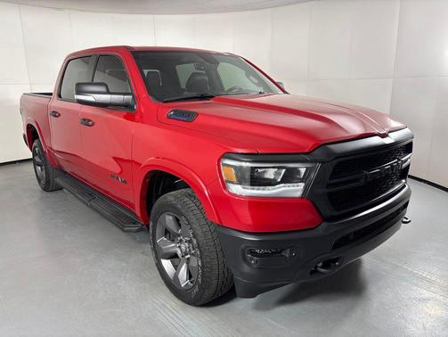 Redline 2 Coat Pearl 2022 RAM 1500 Big Horn/Lone Star