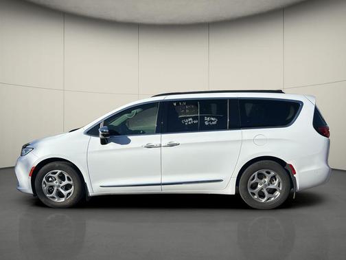 Bright White Clearcoat 2023 Chrysler Pacifica Limited