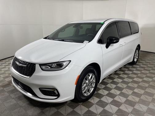 2025 Chrysler Pacifica L