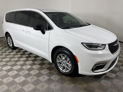 2025 Chrysler Pacifica L