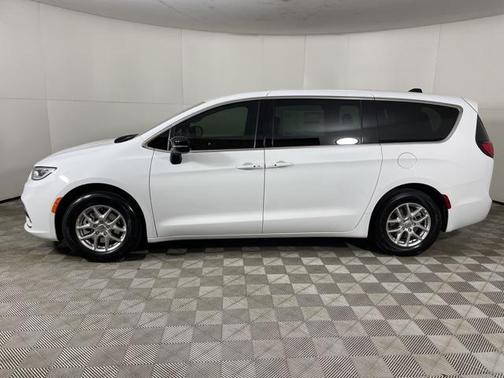 2025 Chrysler Pacifica L