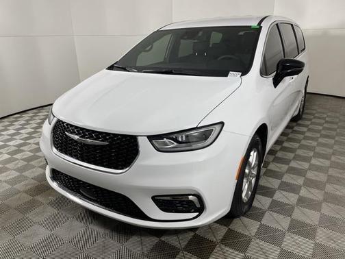 2025 Chrysler Pacifica L