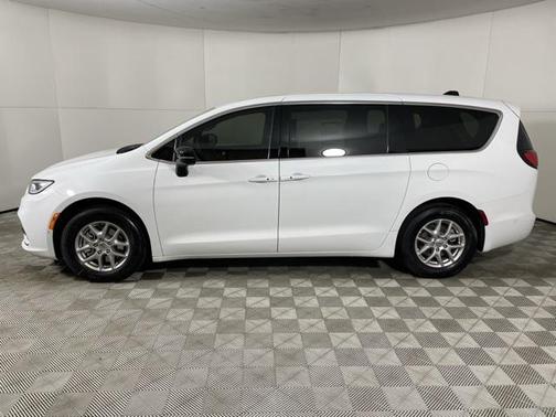 2025 Chrysler Pacifica L