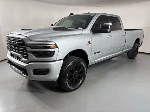 2026 RAM 3500 Laramie Crew Cab 4x4 8' Box