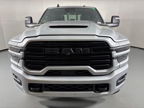 2026 RAM 3500 Laramie Crew Cab 4x4 8' Box