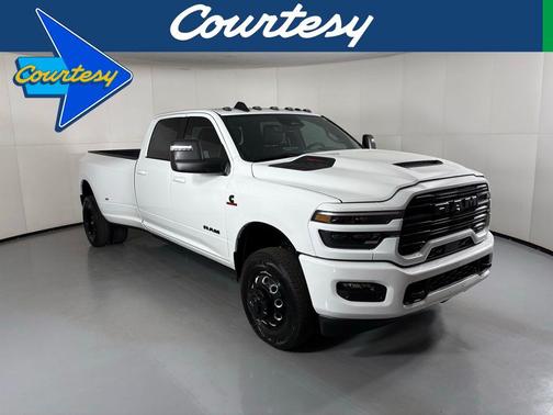 Bright White Clearcoat 2026 RAM 3500 Laramie Crew Cab 4x4 8' Box