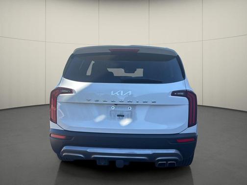 Glacial White Pearl 2022 Kia Telluride SX