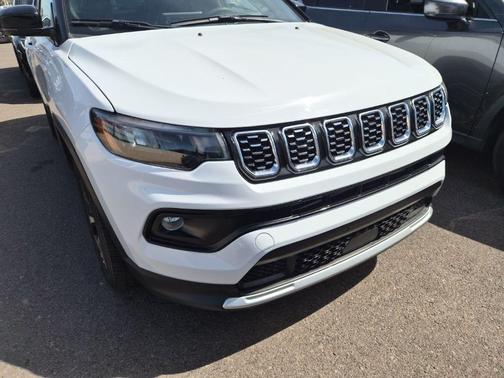 Bright White Clearcoat 2024 Jeep Compass Limited