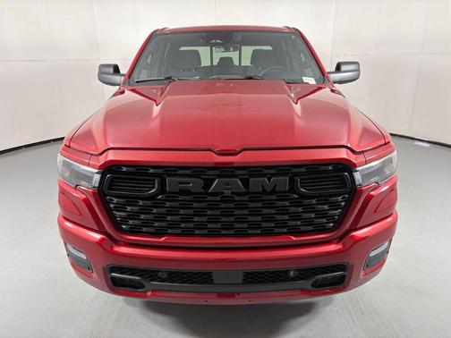 Molten Red Pearlcoat 2026 RAM 1500 Express