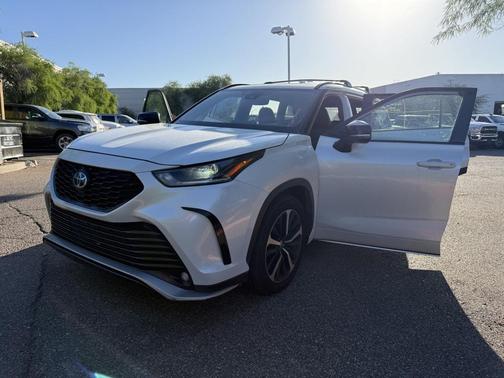2022 Toyota Highlander XSE