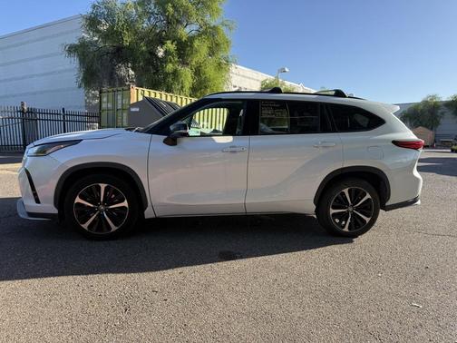 2022 Toyota Highlander XSE