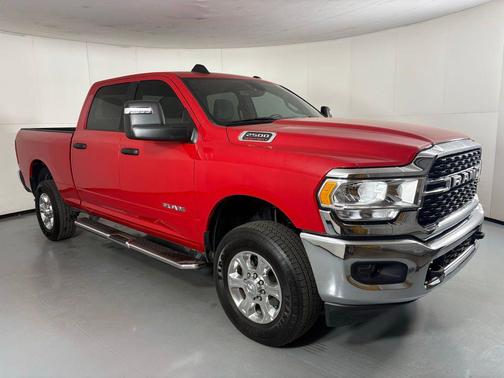 2024 RAM 2500 Big Horn Crew Cab 4x4 6'4' Box