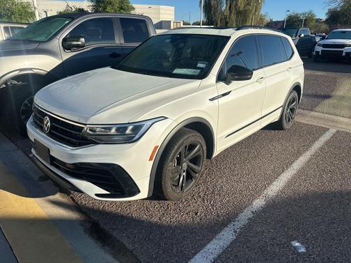 2023 Volkswagen Tiguan 2.0T SE R-Line Black