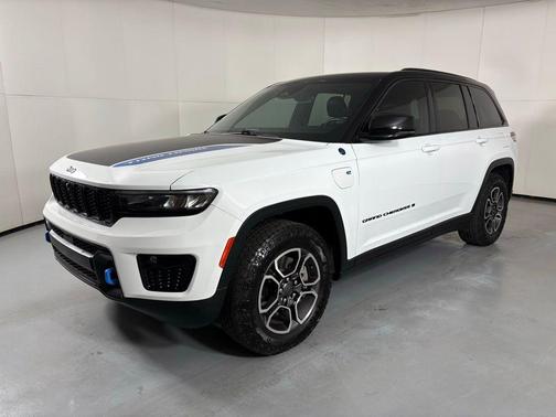 Bright White Clearcoat 2022 Jeep Grand Cherokee 4xe Trailhawk