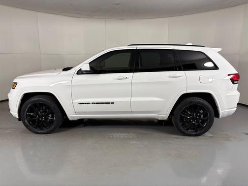 2022 Jeep Grand Cherokee Laredo