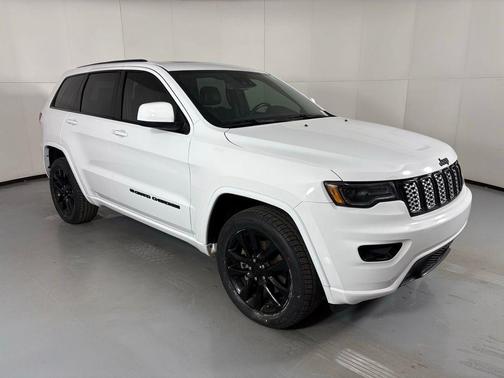 2022 Jeep Grand Cherokee Laredo