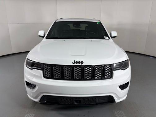 2022 Jeep Grand Cherokee Laredo