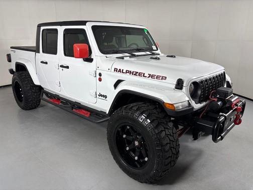 Bright White Clearcoat 2024 Jeep Gladiator Sport S