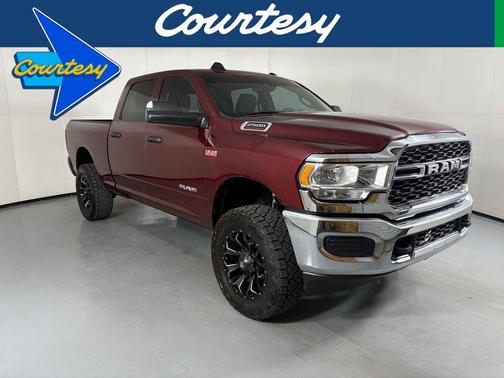 Delmonico Red Pearlcoat 2022 RAM 2500 Tradesman Crew Cab 4x4 6'4' Box