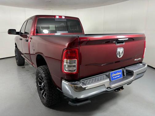Delmonico Red Pearlcoat 2022 RAM 2500 Tradesman Crew Cab 4x4 6'4' Box
