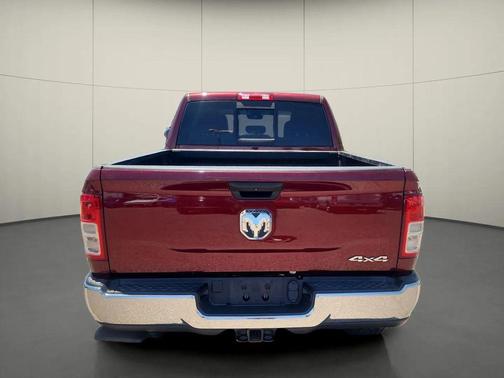 Delmonico Red Pearlcoat 2022 RAM 2500 Tradesman Crew Cab 4x4 6'4' Box