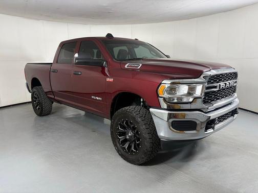 Delmonico Red Pearlcoat 2022 RAM 2500 Tradesman Crew Cab 4x4 6'4' Box