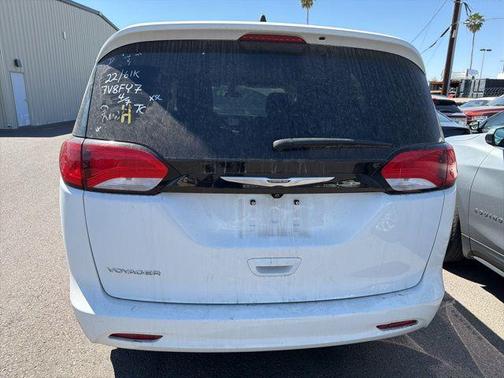 2022 Chrysler Voyager LX