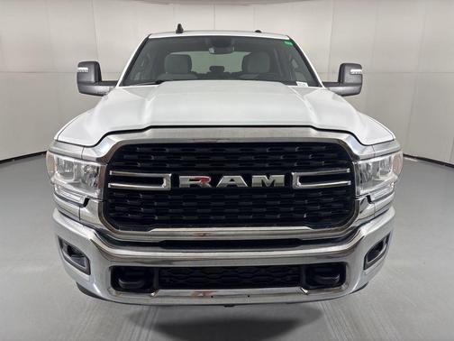 Bright White Clearcoat 2023 RAM 2500 Big Horn Crew Cab 4x4 6'4' Box