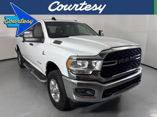 Bright White Clearcoat 2023 RAM 2500 Big Horn Crew Cab 4x4 6'4' Box