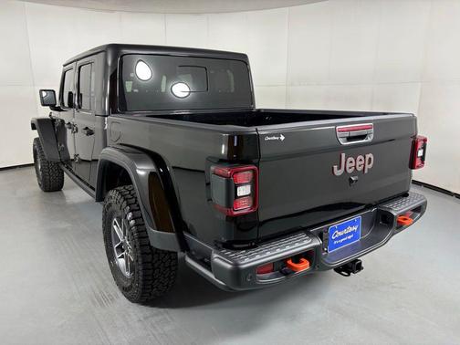 Black Clearcoat 2026 Jeep Gladiator Mojave X 4x4