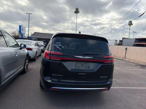 2023 Chrysler Pacifica Hybrid Limited