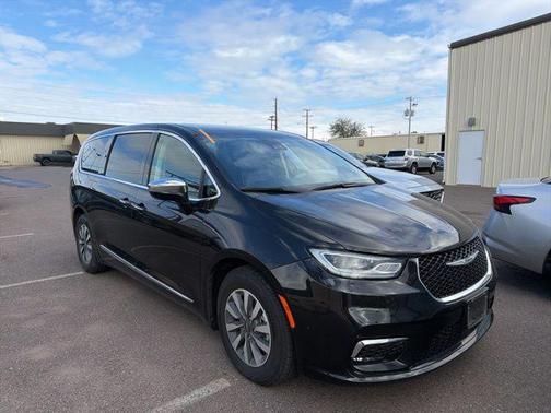 2023 Chrysler Pacifica Hybrid Limited