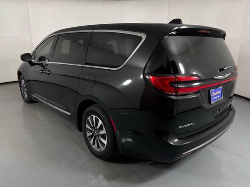 2023 Chrysler Pacifica Hybrid Limited