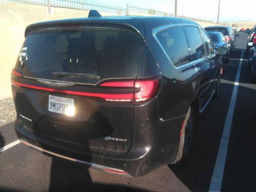 2023 Chrysler Pacifica Hybrid Limited