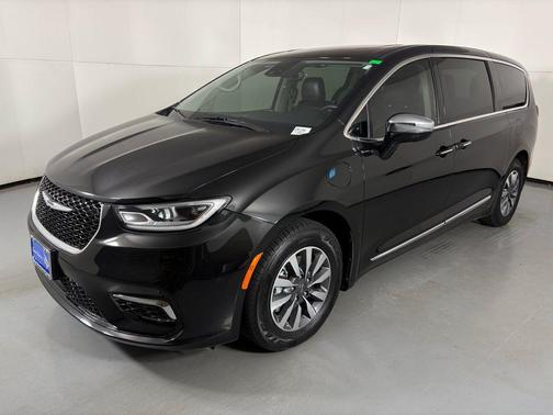 2023 Chrysler Pacifica Hybrid Limited