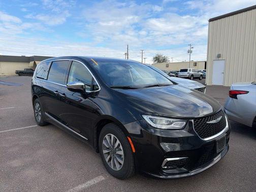 2023 Chrysler Pacifica Hybrid Limited