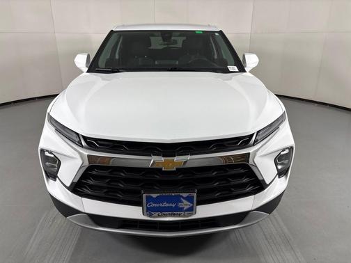 Summit White 2025 Chevrolet Blazer 2LT