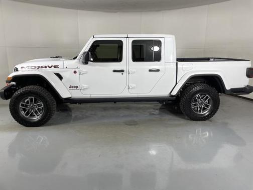 2025 Jeep Gladiator Mojave X