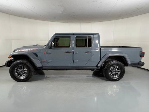 2025 Jeep Gladiator Mojave X