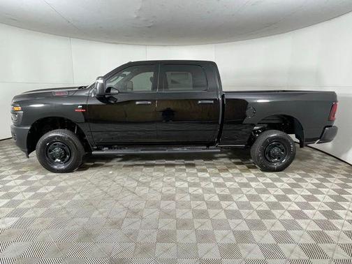 2025 RAM 2500 Tradesman Crew Cab 4x4 6'4' Box