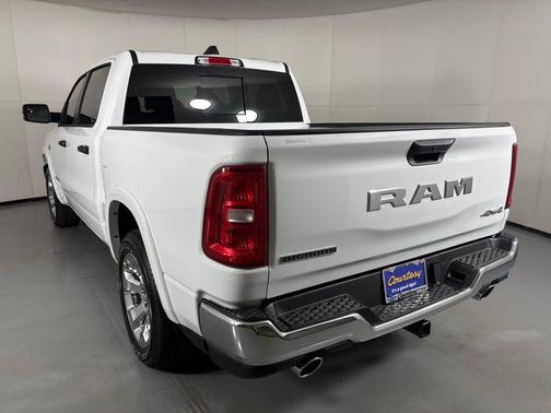 Bright White Clearcoat 2026 RAM 1500 Big Horn/Lone Star