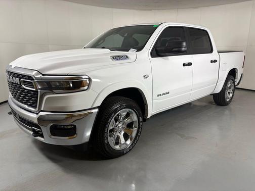 Bright White Clearcoat 2026 RAM 1500 Big Horn/Lone Star